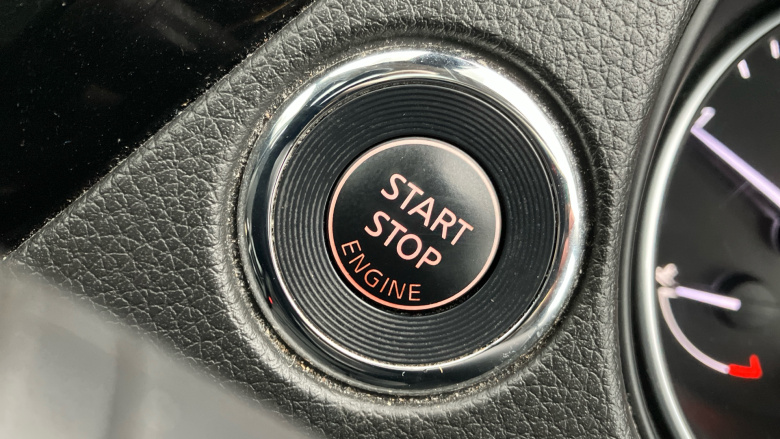 Nissan Qashqai 1.5 dCi 115 N-Connecta 5dr Diesel Hatchback